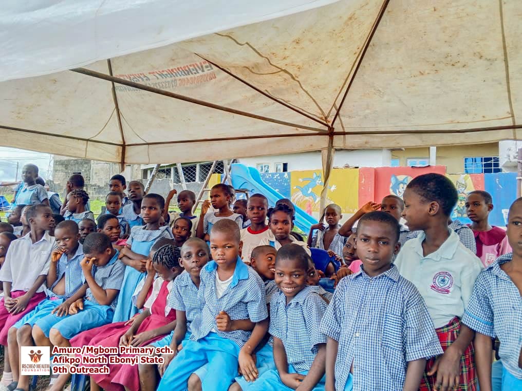 Cross section of the pupils waiting to be screened.